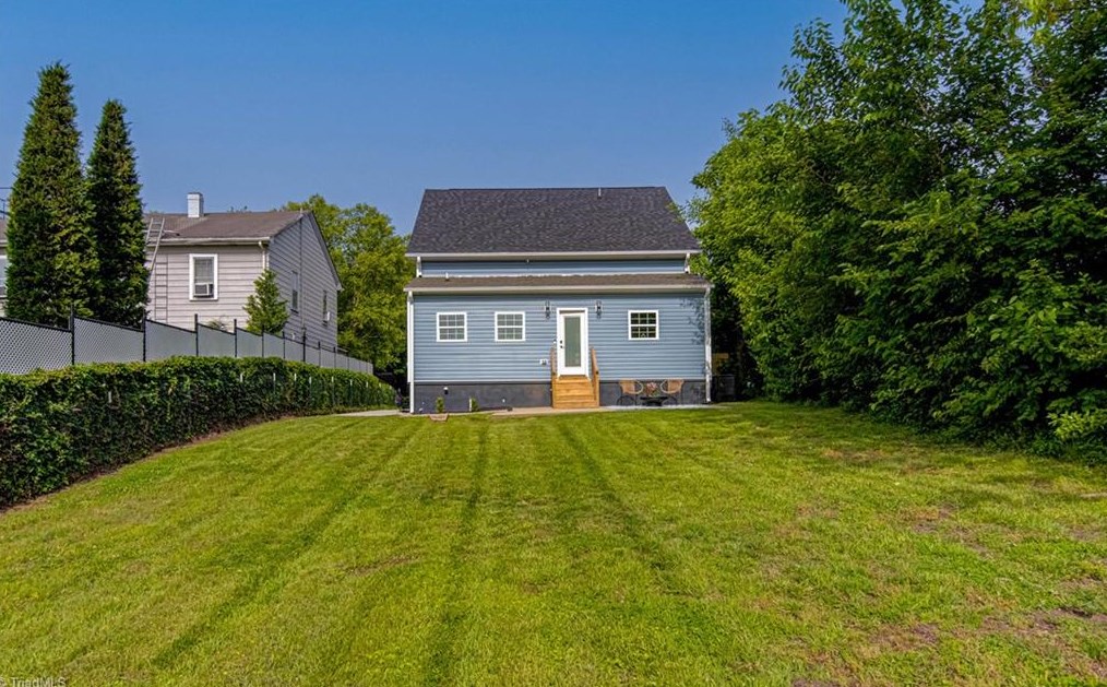 802 Carrick St, High Point NC  27262-3811 exterior