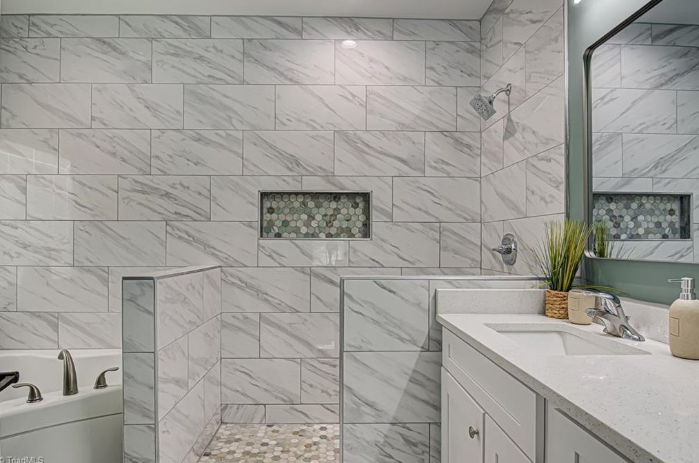 802 Carrick St, High Point NC  27262-3811 exterior