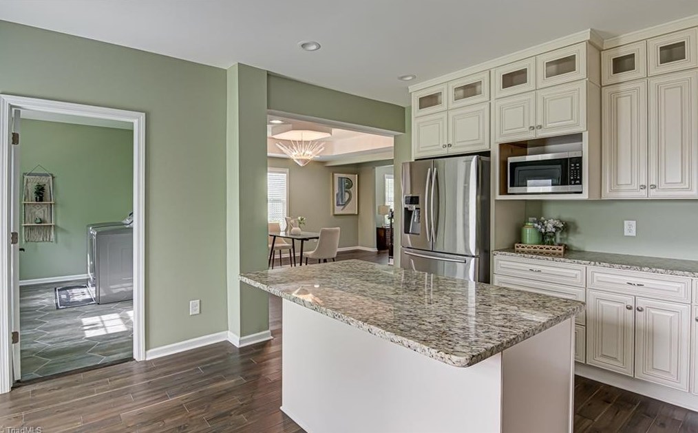 802 Carrick St, High Point NC  27262-3811 exterior