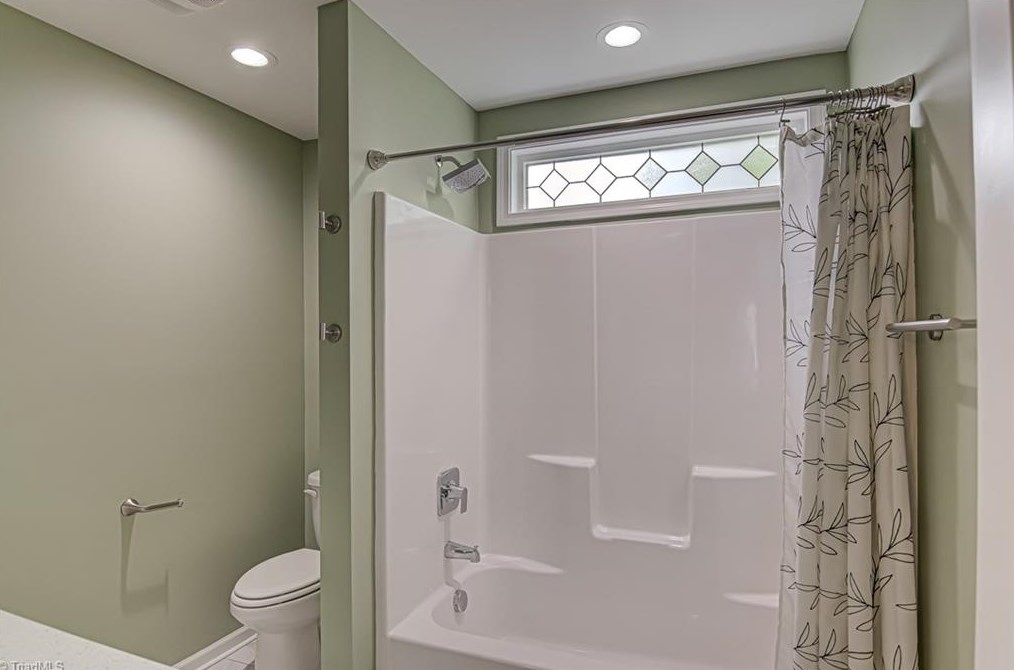 802 Carrick St, High Point NC  27262-3811 exterior