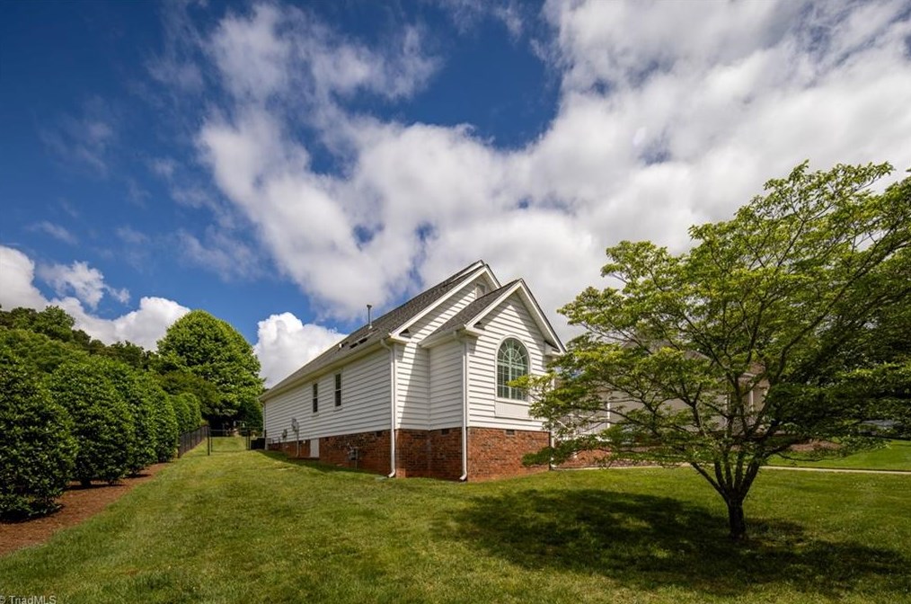 4702 Tower Rd, Greensboro NC  27410-5917 exterior