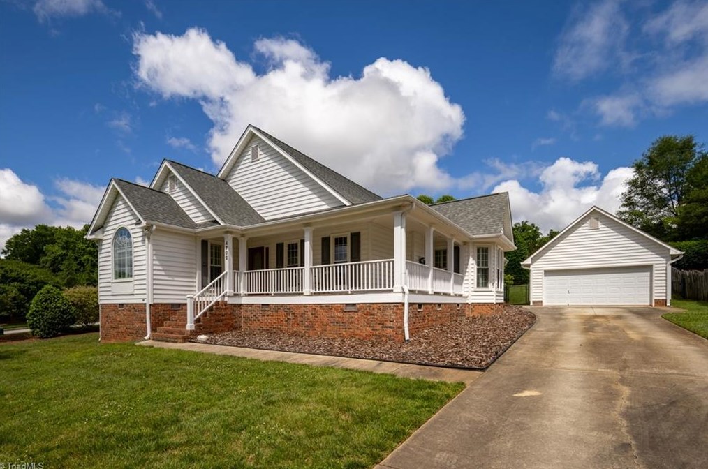 4702 Tower Rd, Greensboro NC  27410-5917 exterior