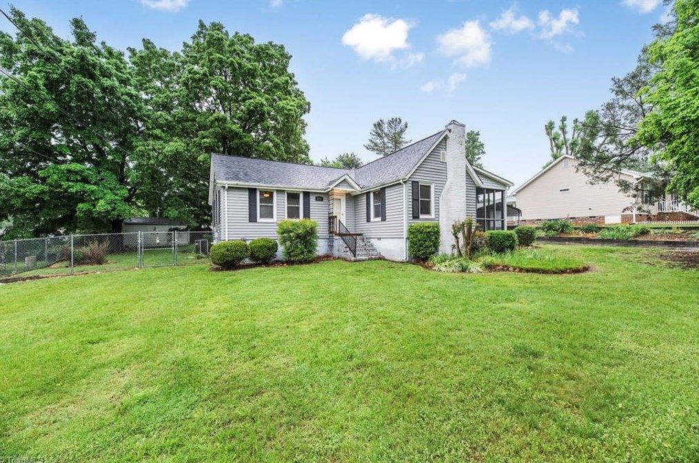 808 Georgia Ave, Thomasville NC  27360-4919 exterior