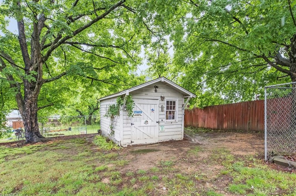 808 Georgia Ave, Thomasville NC  27360-4919 exterior