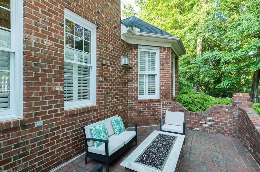 700 Golf House Rd, Whitsett NC  27377-9204 exterior