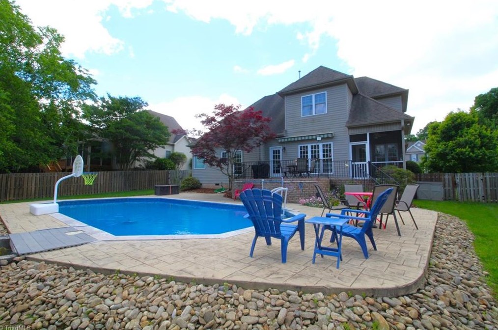 5714 Hidden Orchard Dr, Greensboro NC  27410-2523 exterior