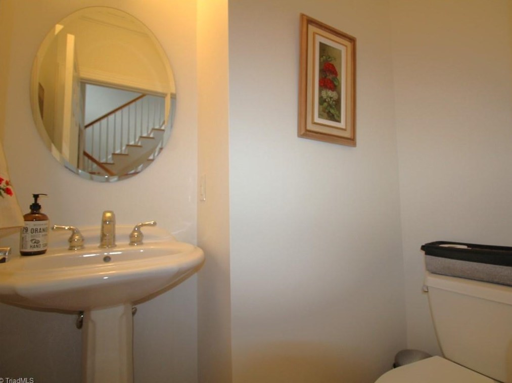 5714 Hidden Orchard Dr, Greensboro NC  27410-2523 exterior