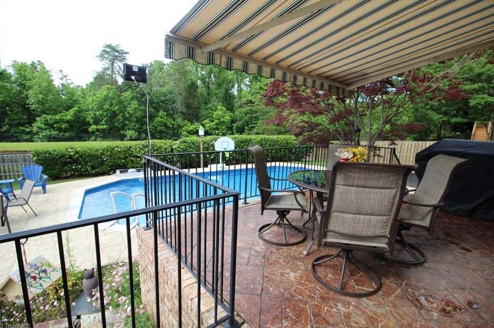 5714 Hidden Orchard Dr, Greensboro NC  27410-2523 exterior