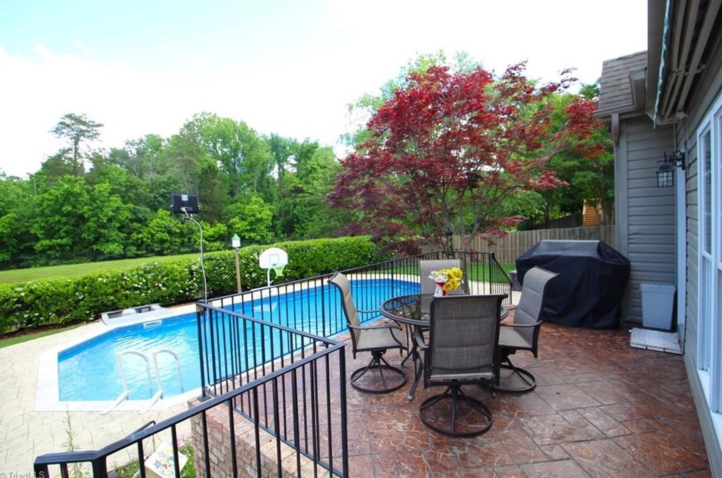 5714 Hidden Orchard Dr, Greensboro NC  27410-2523 exterior
