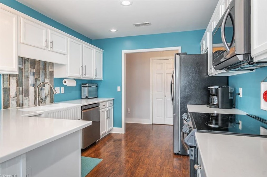 5013 Long Branch Dr, Kernersville NC  27284-7396 exterior