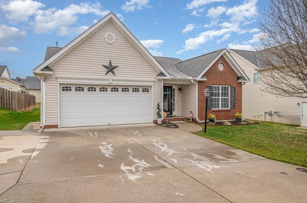 5013 Long Branch Dr, Kernersville NC  27284-7396 exterior