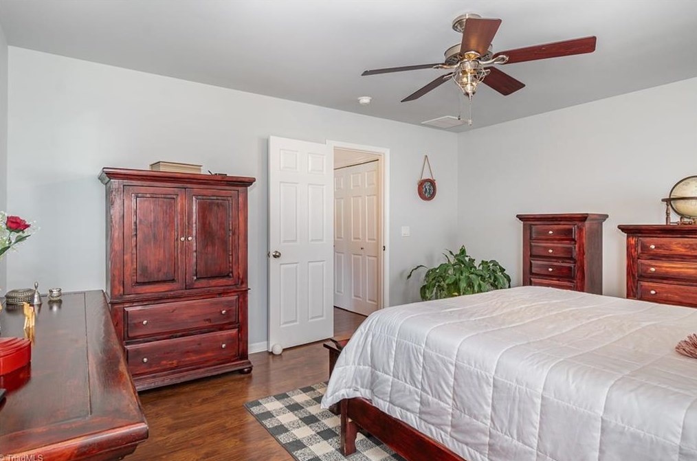 5013 Long Branch Dr, Kernersville NC  27284-7396 exterior