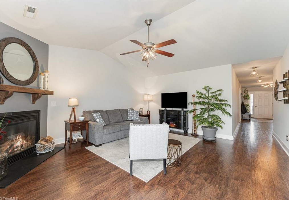 5013 Long Branch Dr, Kernersville NC  27284-7396 exterior