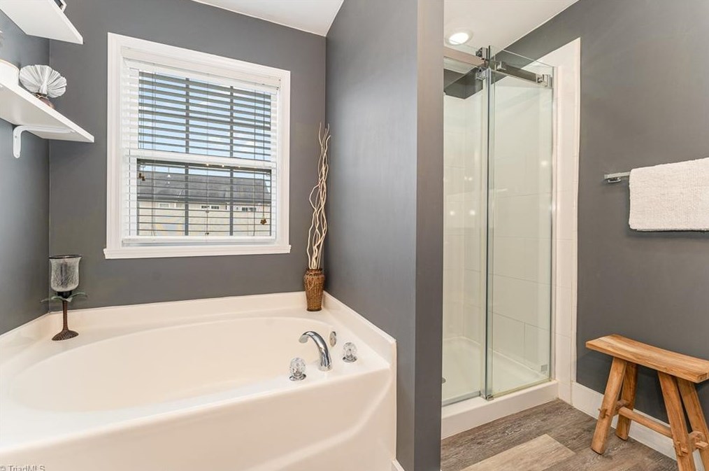 5013 Long Branch Dr, Kernersville NC  27284-7396 exterior