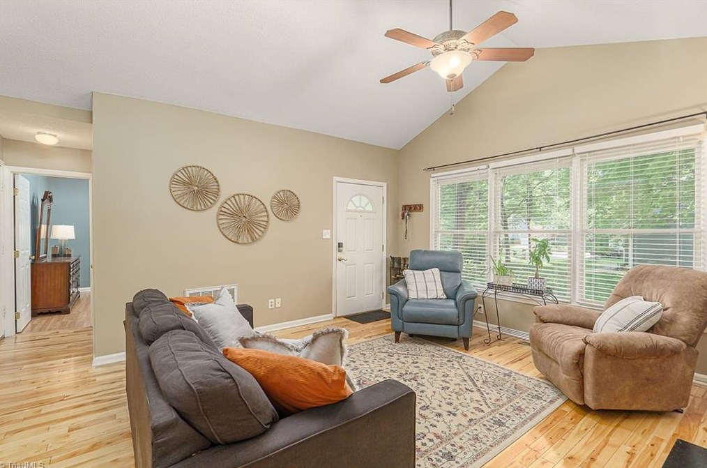 4006 King Edward Ct, Greensboro NC  27455-2580 exterior