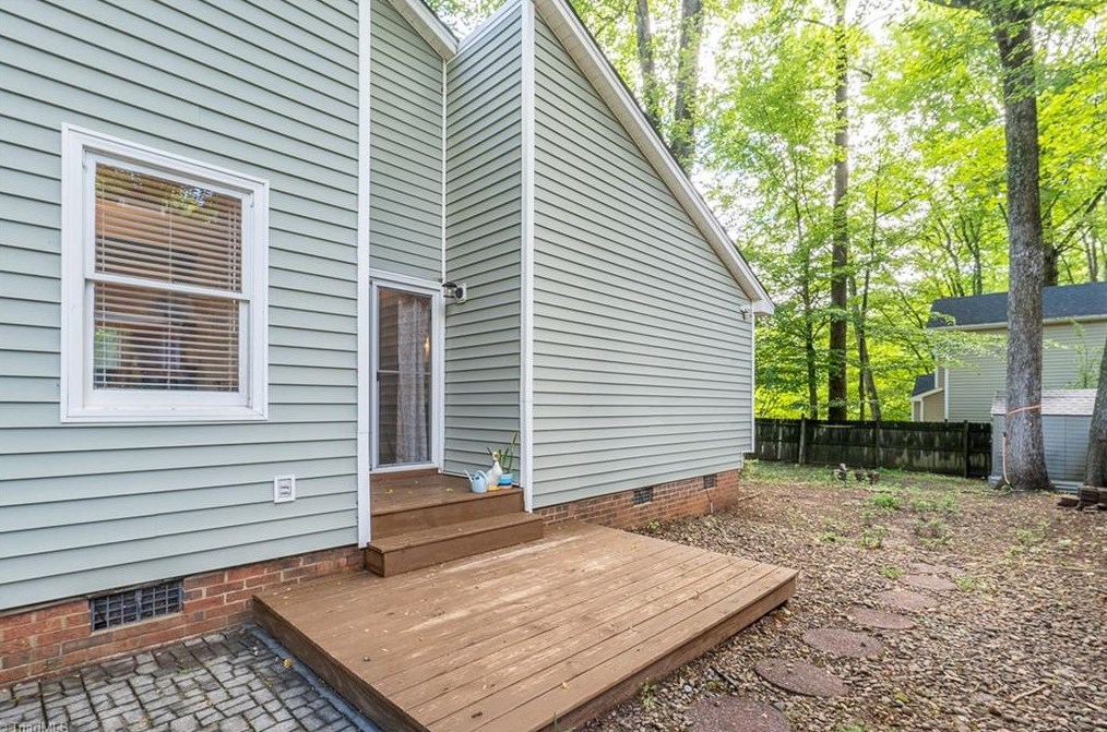4006 King Edward Ct, Greensboro NC  27455-2580 exterior