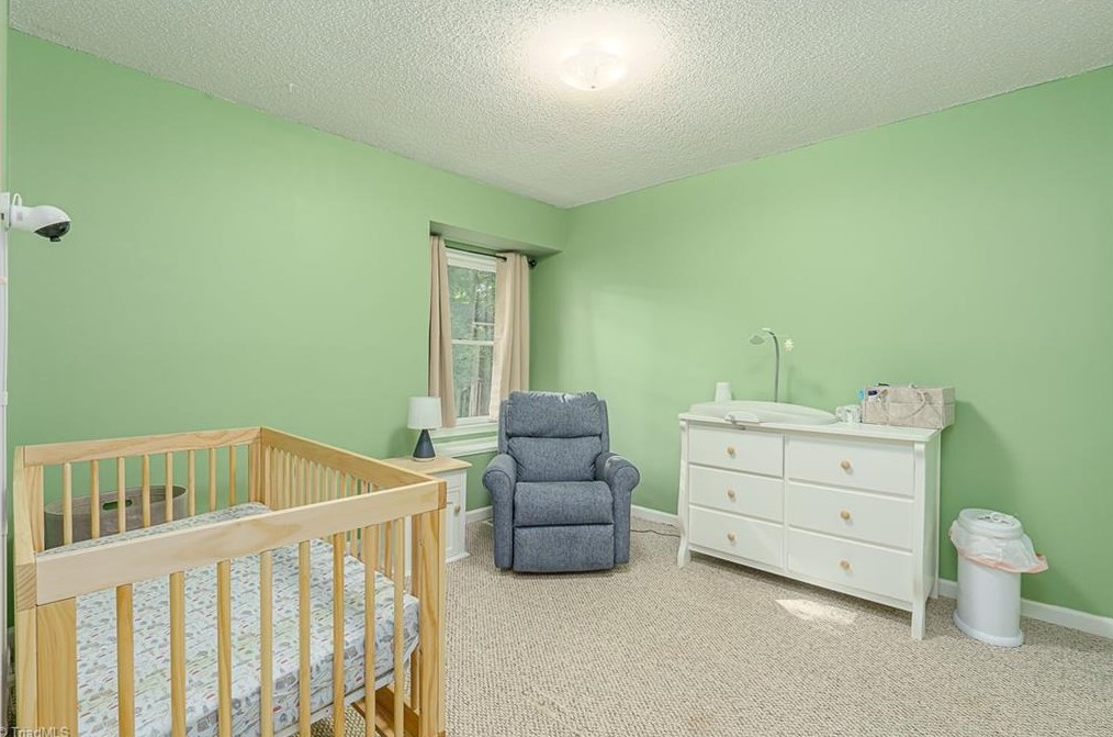 4006 King Edward Ct, Greensboro NC  27455-2580 exterior