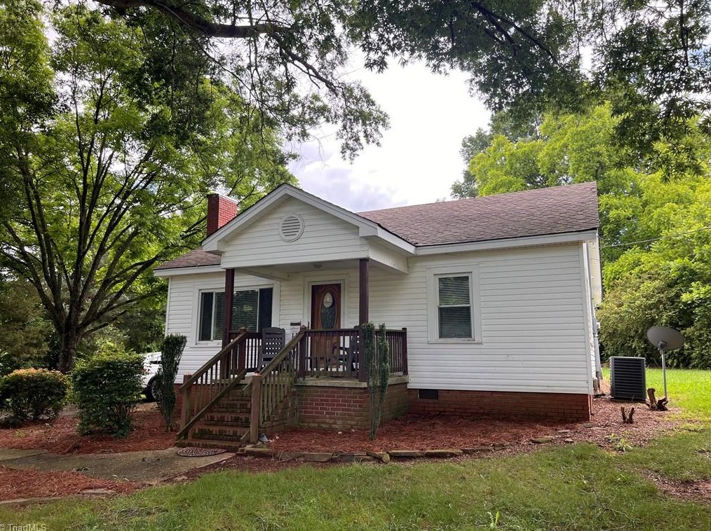 29624 Lakeside Dr, Albemarle NC  28001-7325 exterior