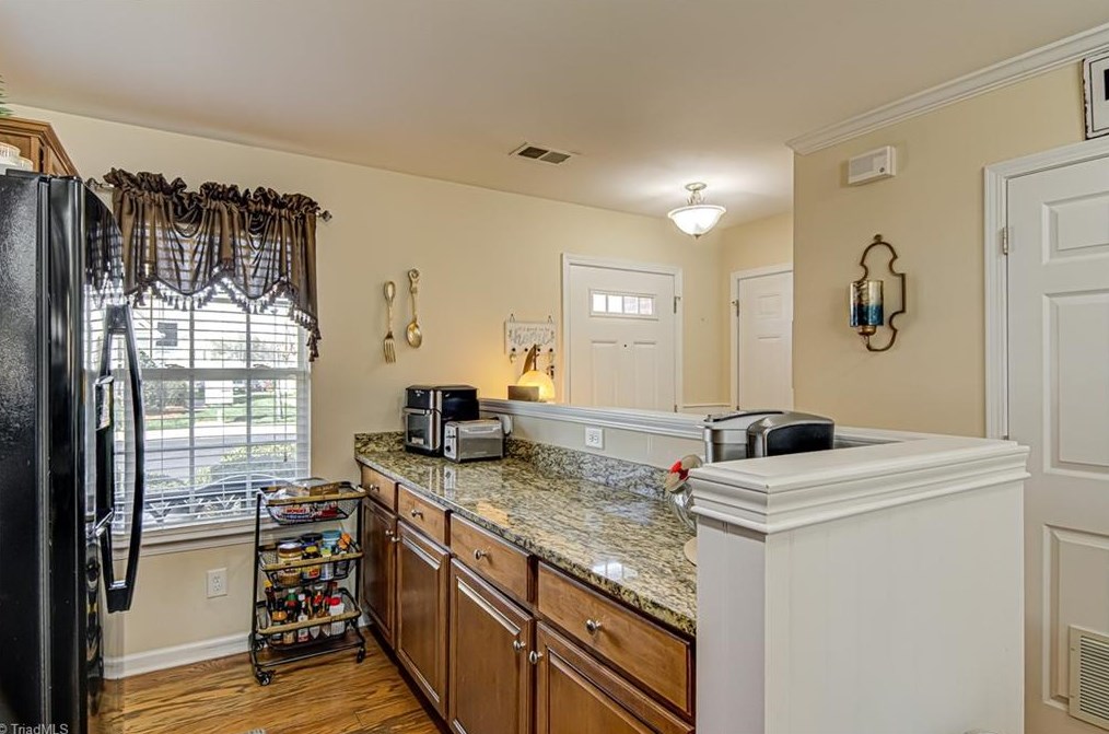 212 Nighthawk Pl, Greensboro NC 27409-9128 exterior