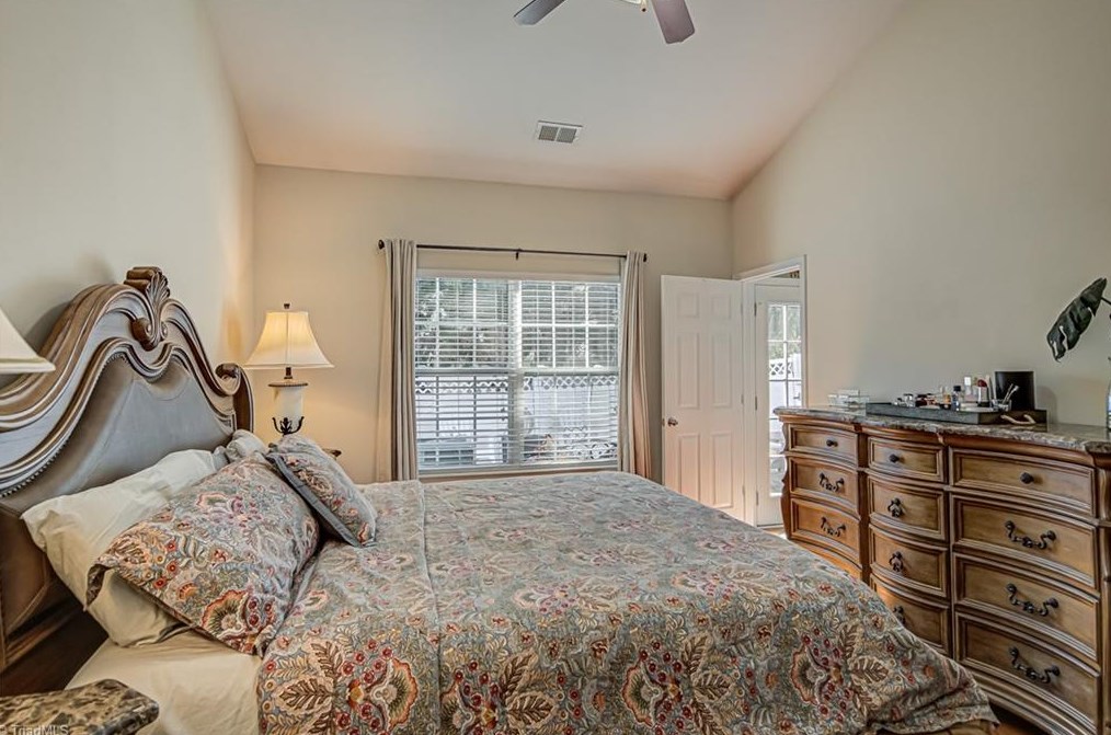 212 Nighthawk Pl, Greensboro NC 27409-9128 exterior