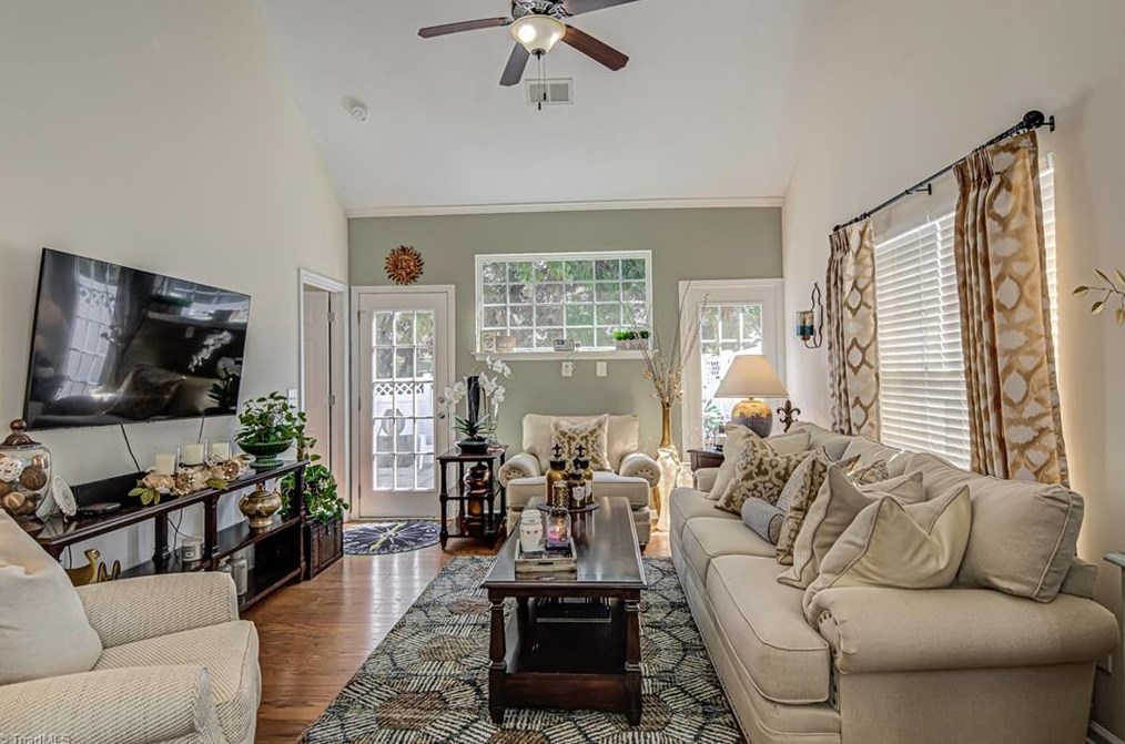 212 Nighthawk Pl, Greensboro NC 27409-9128 exterior