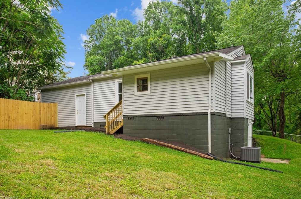 148 Frst Hl Dr, Elkin NC  28621-2305 exterior