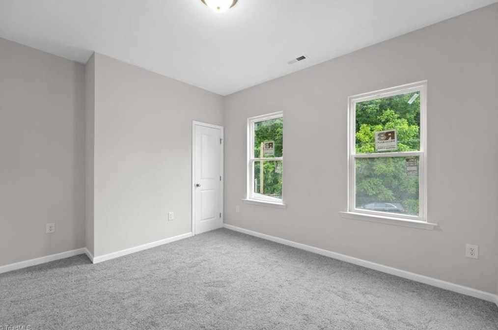 3905 Huckabee Dr, Greensboro NC  27405 exterior