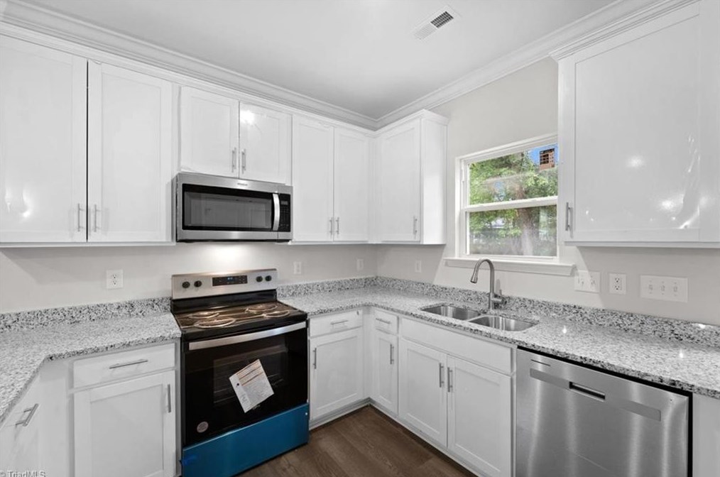 3905 Huckabee Dr, Greensboro NC  27405 exterior