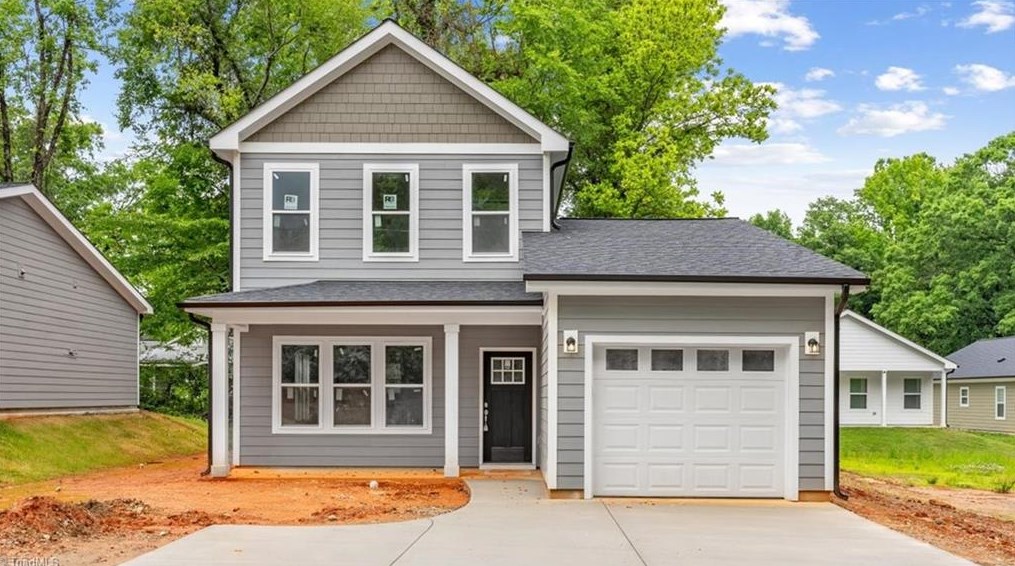 3905 Huckabee Dr, Greensboro NC  27405 exterior