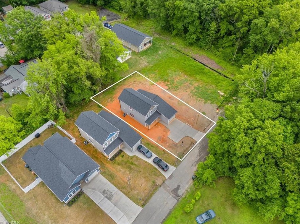 3905 Huckabee Dr, Greensboro NC  27405 exterior