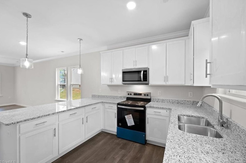 3905 Huckabee Dr, Greensboro NC  27405 exterior
