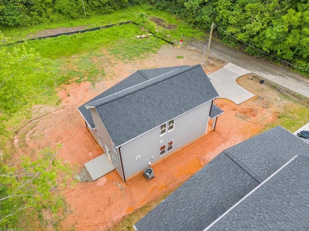3905 Huckabee Dr, Greensboro NC  27405 exterior