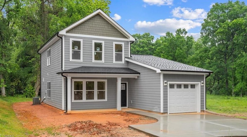 3905 Huckabee Dr, Greensboro NC  27401-4723 exterior