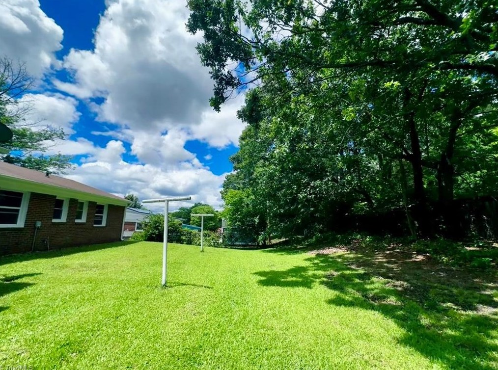 2517 Hilburn Dr, High Point NC 27260-5844 exterior