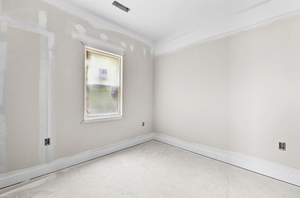 911 Sharon St, High Point NC  27260-7631 exterior