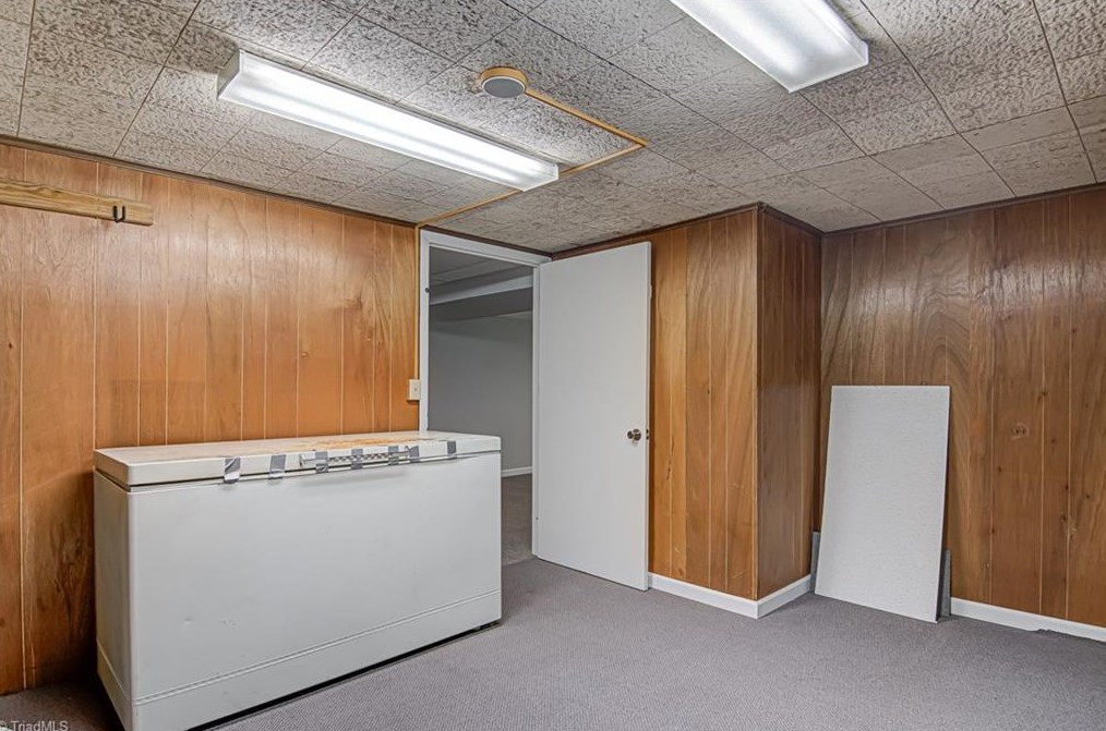 2708 Asbury Ter, Greensboro NC 27408-3610 exterior