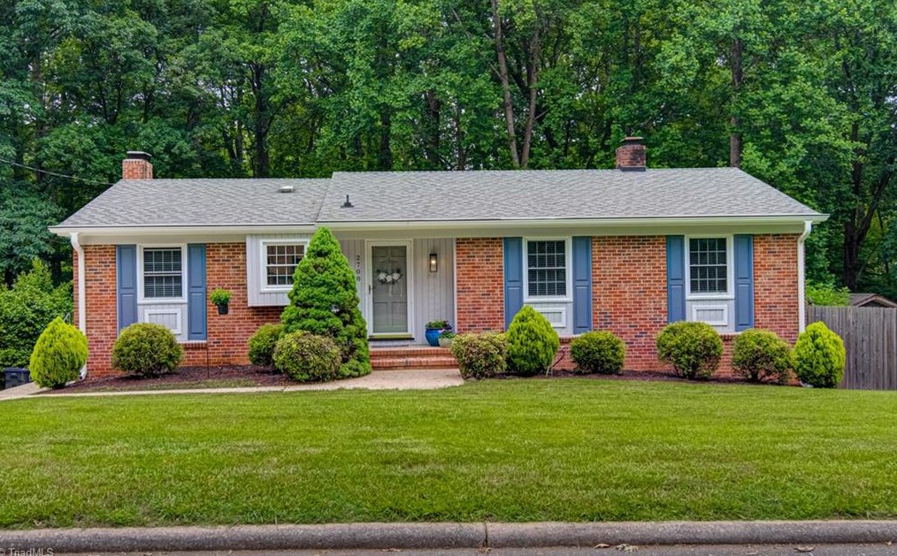 2708 Asbury Ter, Greensboro NC 27408-3610 exterior