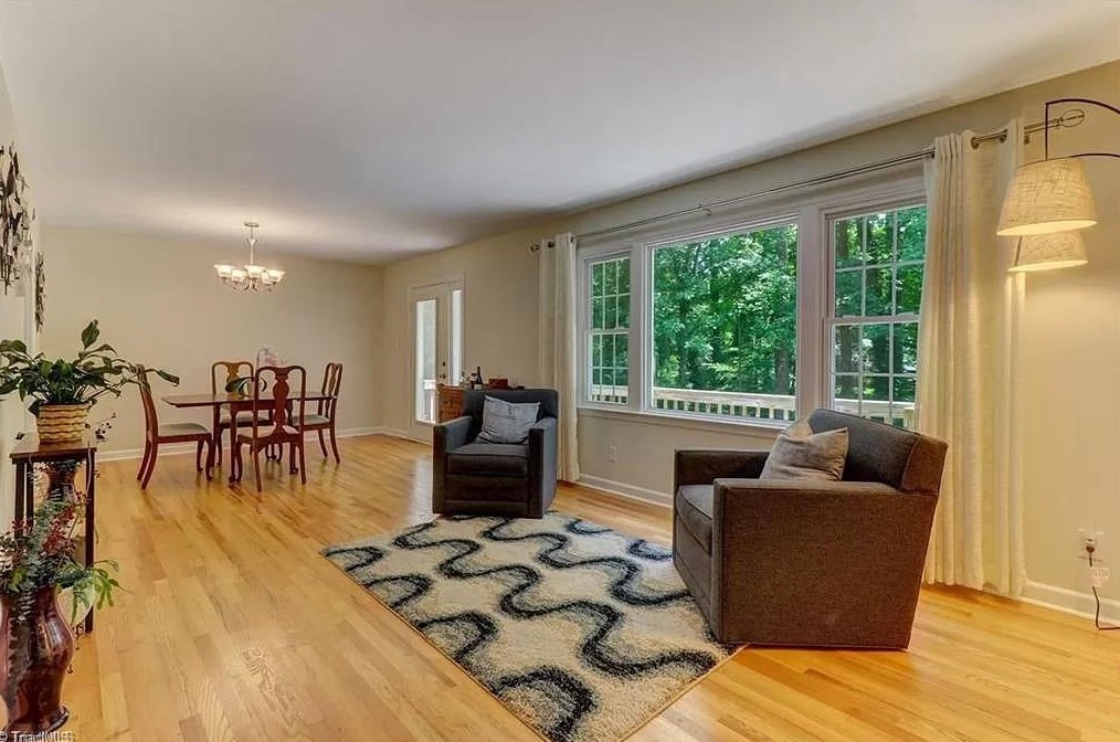 2708 Asbury Ter, Greensboro NC 27408-3610 exterior