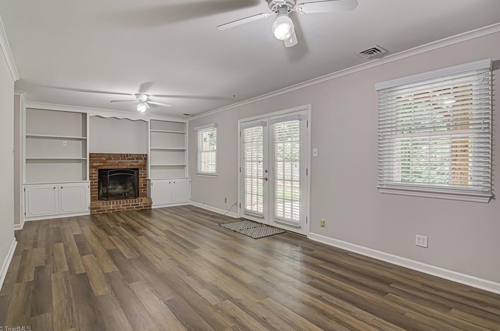 2708 Asbury Ter, Greensboro NC 27408-3610 exterior