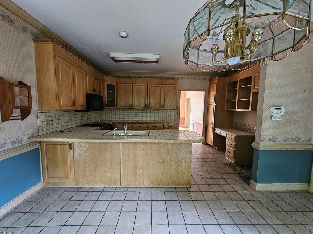 2405 Bambi Ln, Kernersville NC  27284-8091 exterior