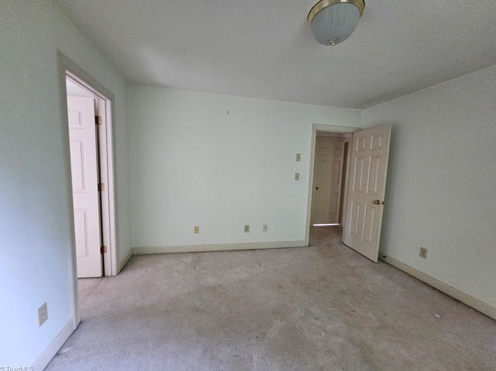 2405 Bambi Ln, Kernersville NC  27284-8091 exterior