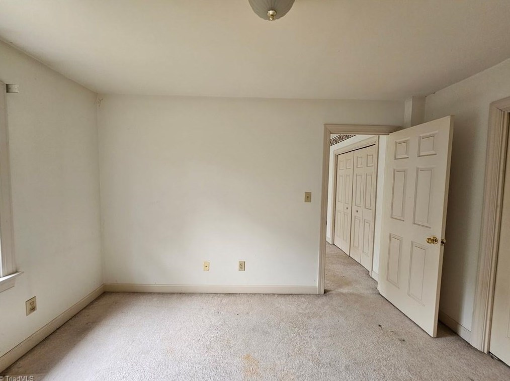 2405 Bambi Ln, Kernersville NC  27284-8091 exterior