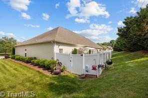 613 Village Lake Dr, Mebane NC  27302-8869 exterior