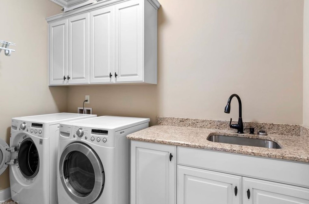 3444 Waterwheel Cir, Winston Salem NC  27103-6477 exterior