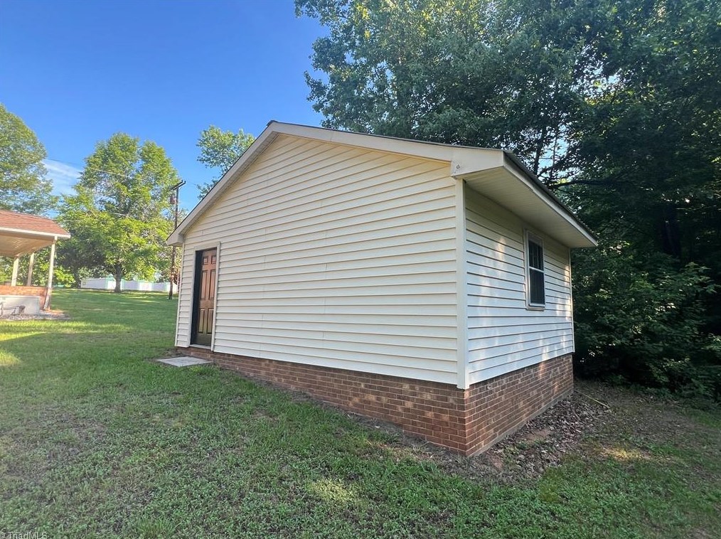2745 Gideon Grove Church Rd, Stokesdale NC  27357-8071 exterior