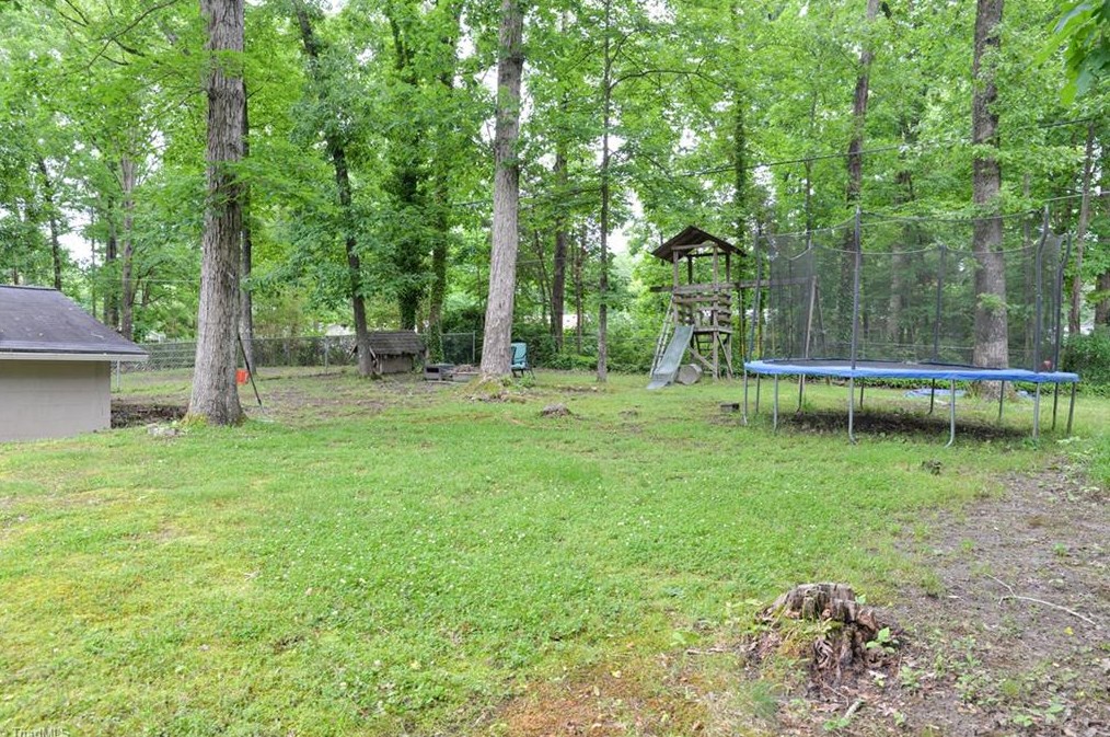 1912 Fox Creek Ct, High Point NC  27265-1498 exterior