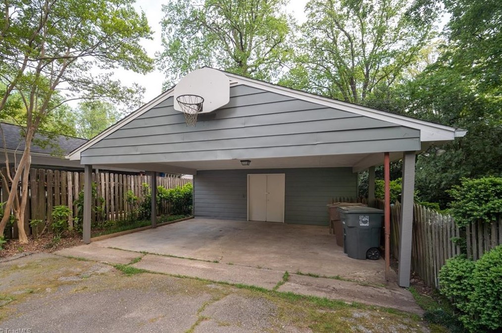 113 Hawkins Dr, Greensboro NC  exterior