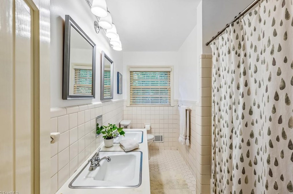 113 Hawkins Dr, Greensboro NC  exterior