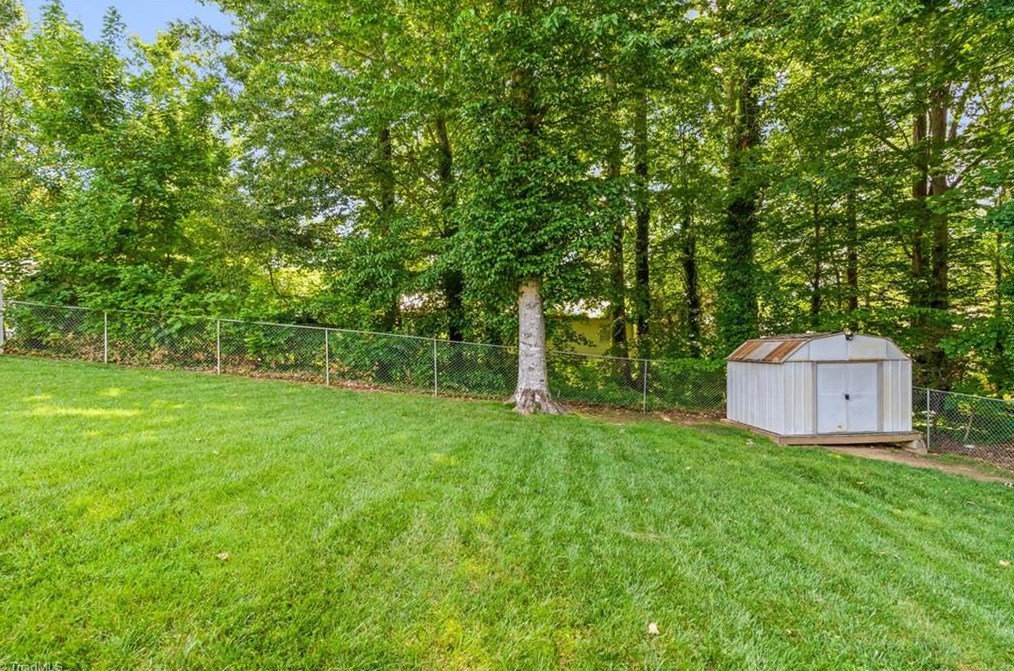 2117 Arbrook Ln, High Point NC 27265-2479 exterior