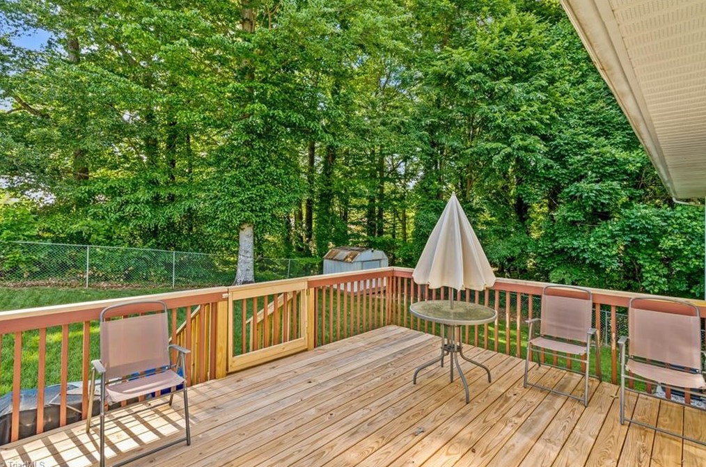 2117 Arbrook Ln, High Point NC 27265-2479 exterior